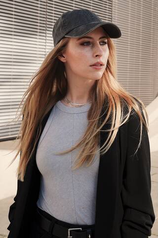 Laura E. Lindenmann